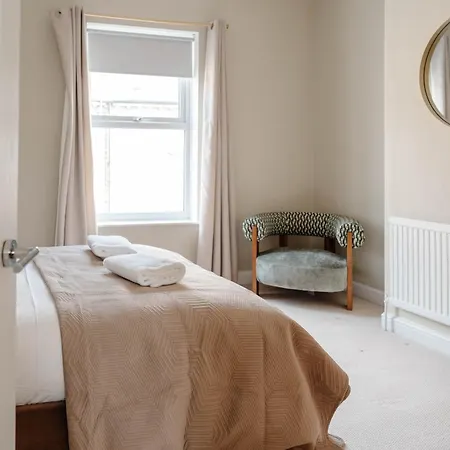 Calming Boutique Home - Walk To City * York