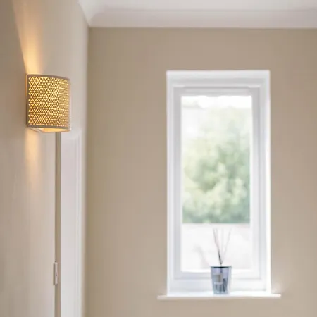 Calming Boutique Home - Walk To City Holiday home *
