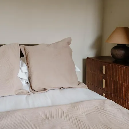 Holiday home Calming Boutique Home - Walk To City