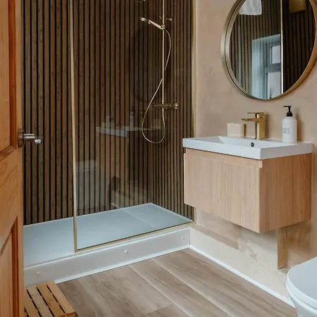 Holiday home Calming Boutique Home - Walk To City
